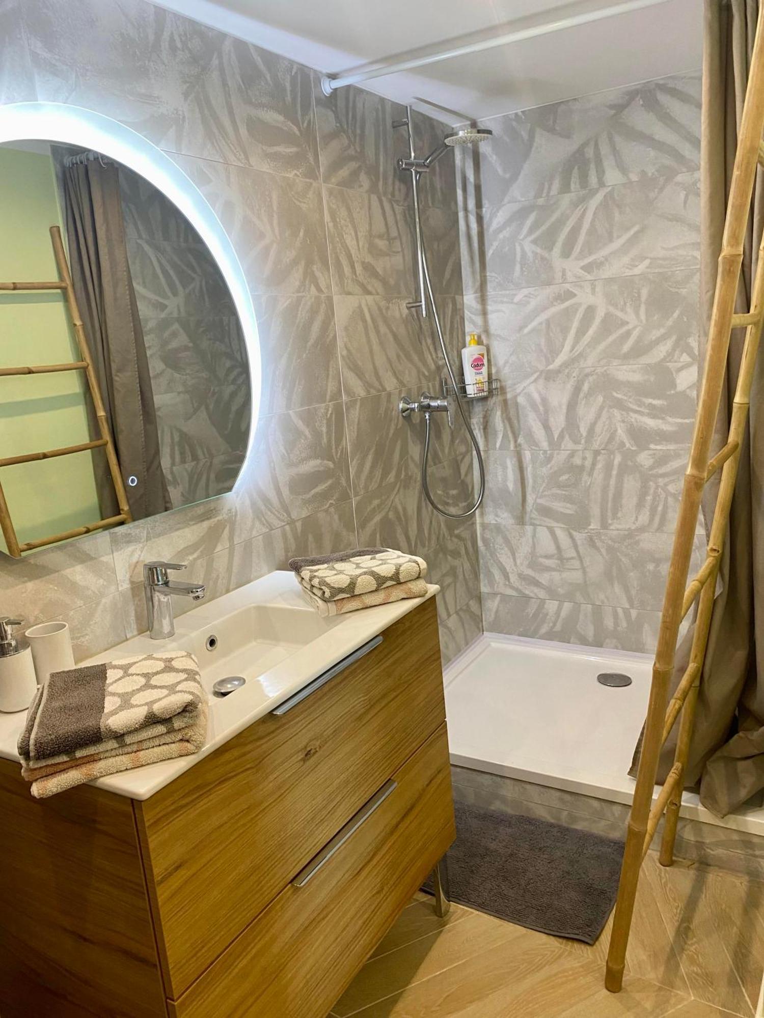 Spacieux Duplex, Vue Mer Et Belle Terrasse Hyeres Ngoại thất bức ảnh